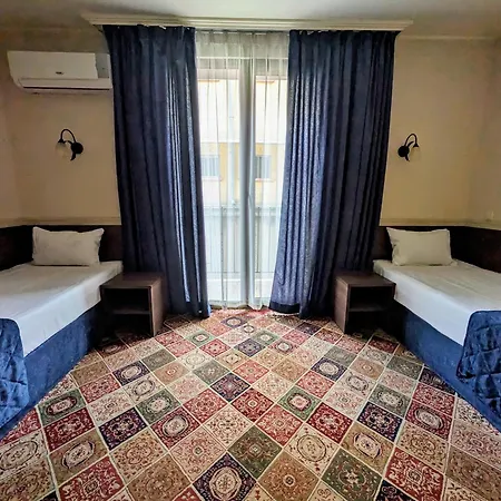 Hotel La Roka 3*