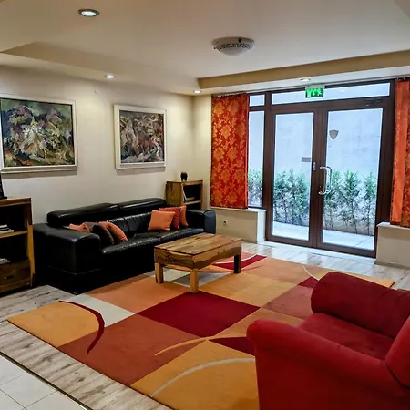 La Roka Hotel