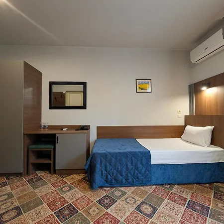 La Roka 3*